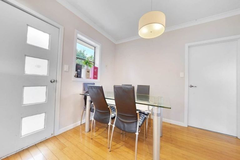 Photo of property in 582 Massey Road, Mangere, Auckland, 2022