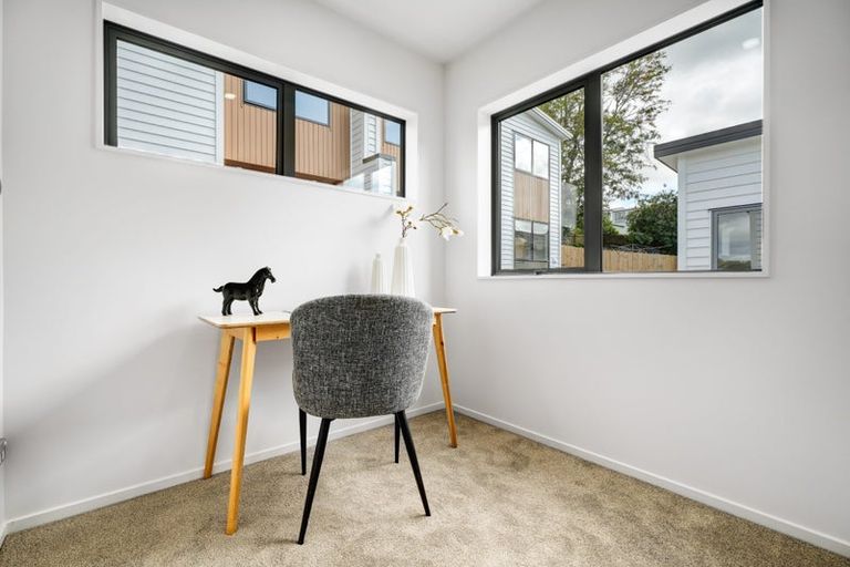 Photo of property in 104a Moire Road, West Harbour, Auckland, 0618