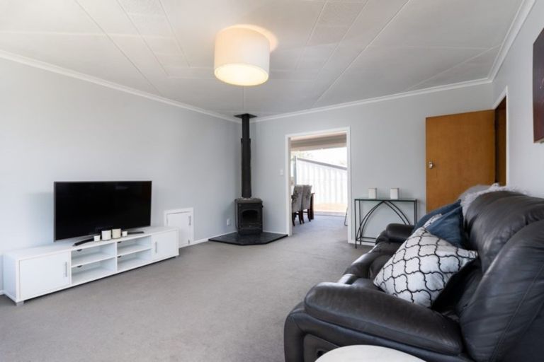 Photo of property in 14 Mahupuku Street, Greytown, 5712