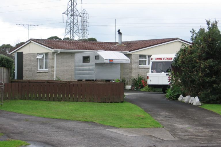 Photo of property in 8 Tiaka Place, Pakuranga, Auckland, 2010