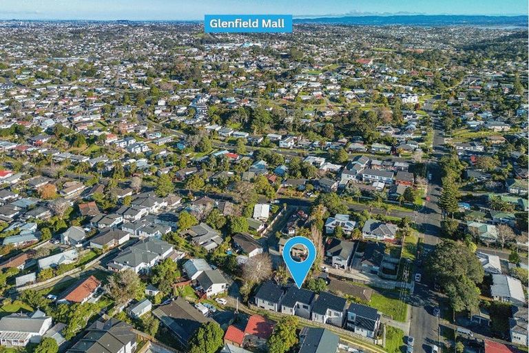 Photo of property in 57d Hogans Road, Glenfield, Auckland, 0629