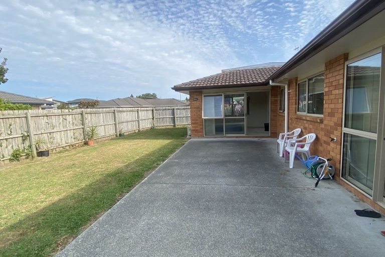 Photo of property in 106a Simpson Road, Henderson Valley, Auckland, 0614