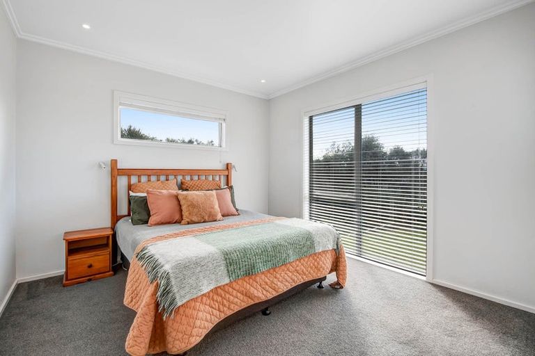 Photo of property in 51 Balboa Drive, Matakatia, Whangaparaoa, 0930