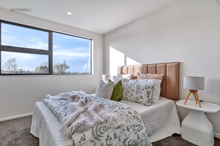 Photo of property in 11/13 Grove Lane, Pakuranga, Auckland, 2010