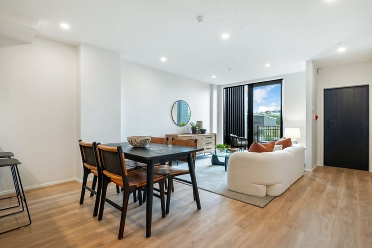 Photo of property in 9/18 Karengo Street, Long Bay, Auckland, 0630