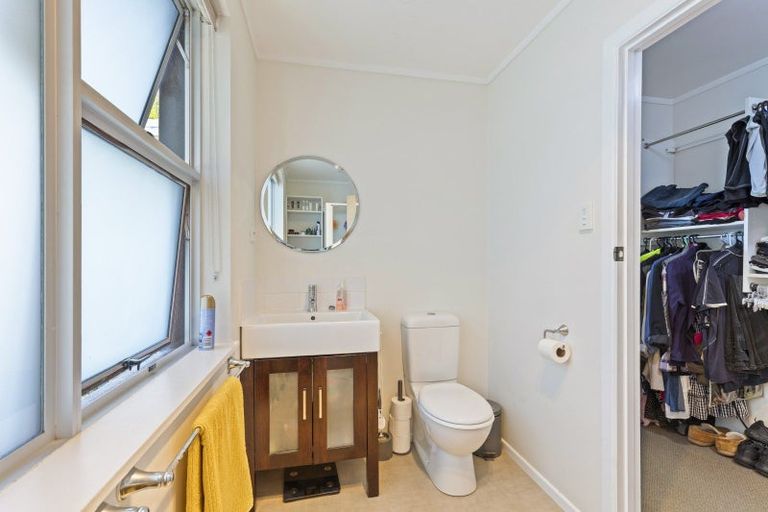 Photo of property in 29 Barrett Street, Westown, New Plymouth, 4310