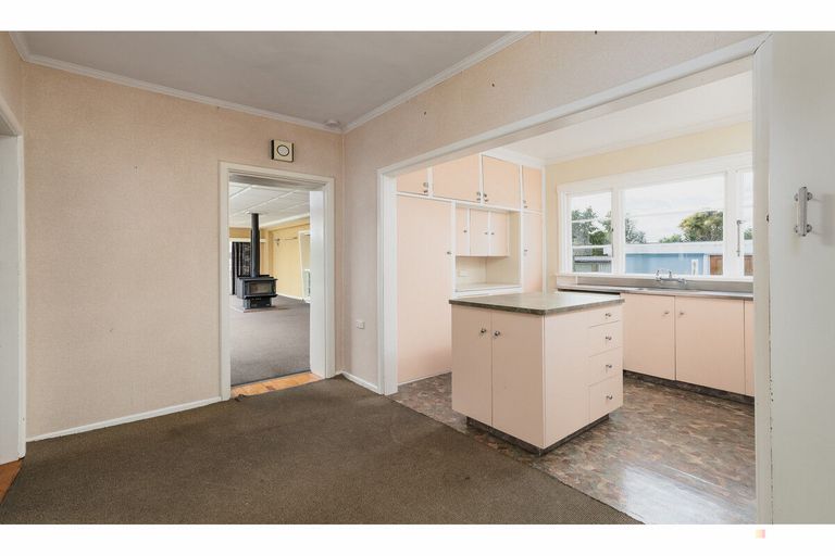 Photo of property in 53 Rhodes Street, Waimate, 7924