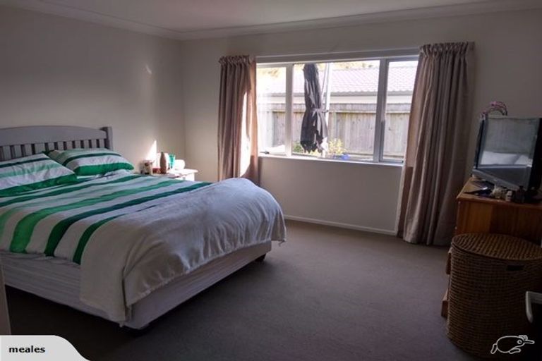 Photo of property in 10 Moonraker Place, Whitby, Porirua, 5024