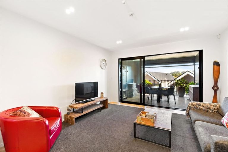 Photo of property in 86 Rangihina Road, Hobsonville, Auckland, 0616