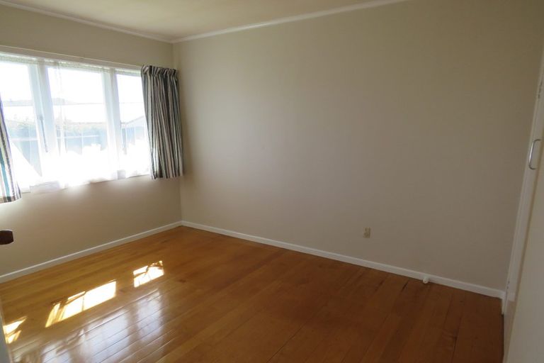 Photo of property in 1/4 Shamrock Lane, Te Atatu Peninsula, Auckland, 0610