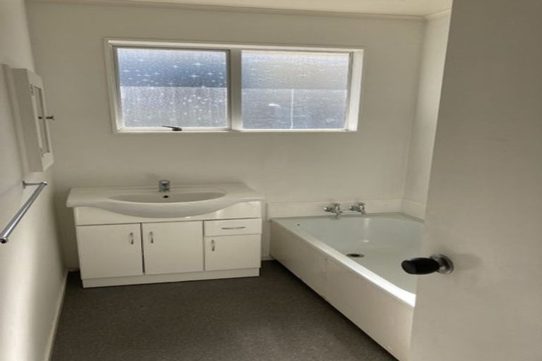 Photo of property in 47b Cypress Drive, Maungaraki, Lower Hutt, 5010