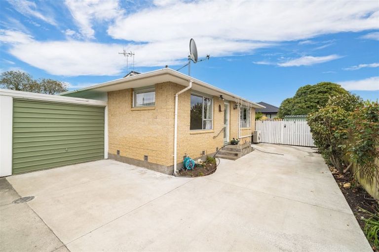 Photo of property in 35 Oldwood Street, Bishopdale, Christchurch, 8053
