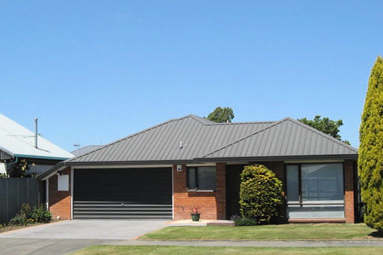 Photo of property in 71 Bentley Street, Russley, Christchurch, 8042