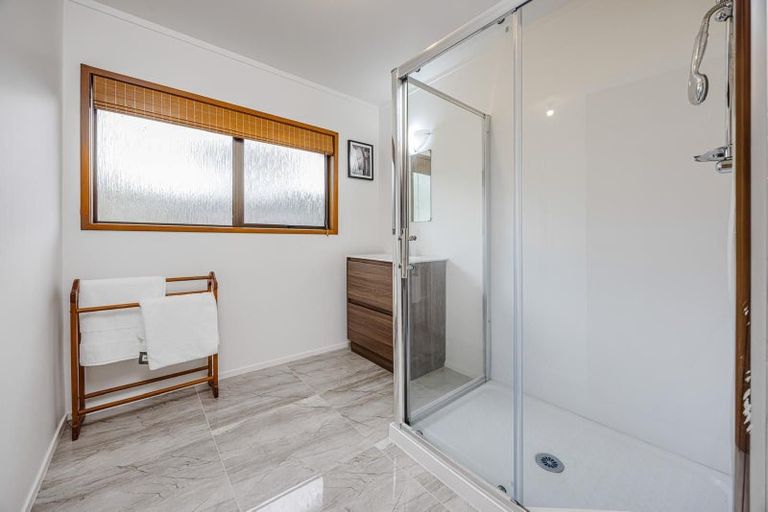 Photo of property in 161 Everglade Drive, Totara Heights, Auckland, 2105