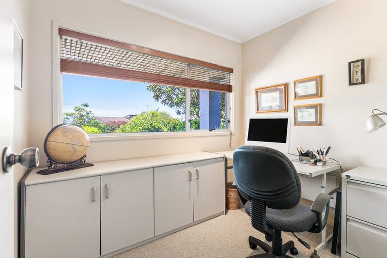 Photo of property in 9 Braemar Road, Castor Bay, Auckland, 0620