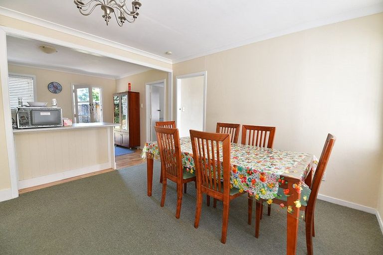 Photo of property in 25 Downer Street, Helensville, 0800