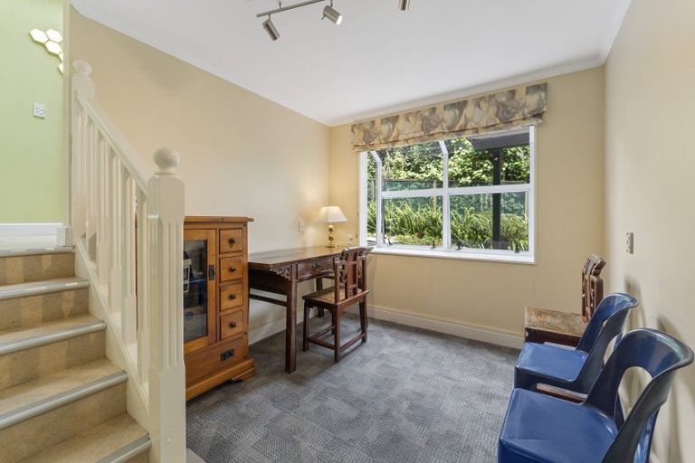 Photo of property in 15b Kakariki Grove, Waikanae, 5036