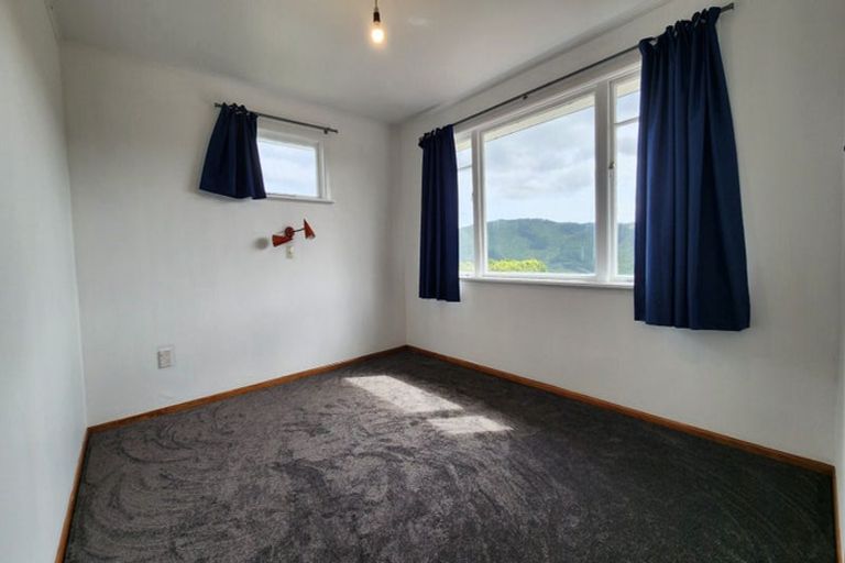 Photo of property in 28 Huntingdon Street, Northland, Wellington, 6012