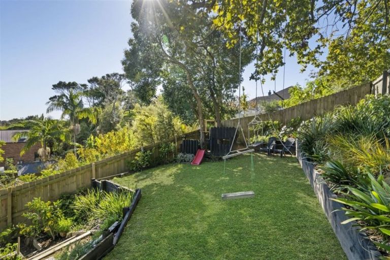 Photo of property in 3 Catrina Avenue, Birkenhead, Auckland, 0626