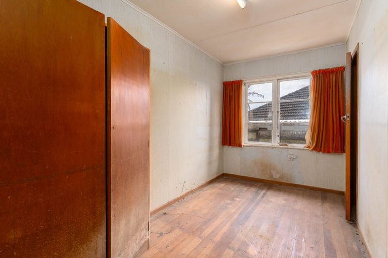 Photo of property in 10 Berkshire Grove, Cannons Creek, Porirua, 5024