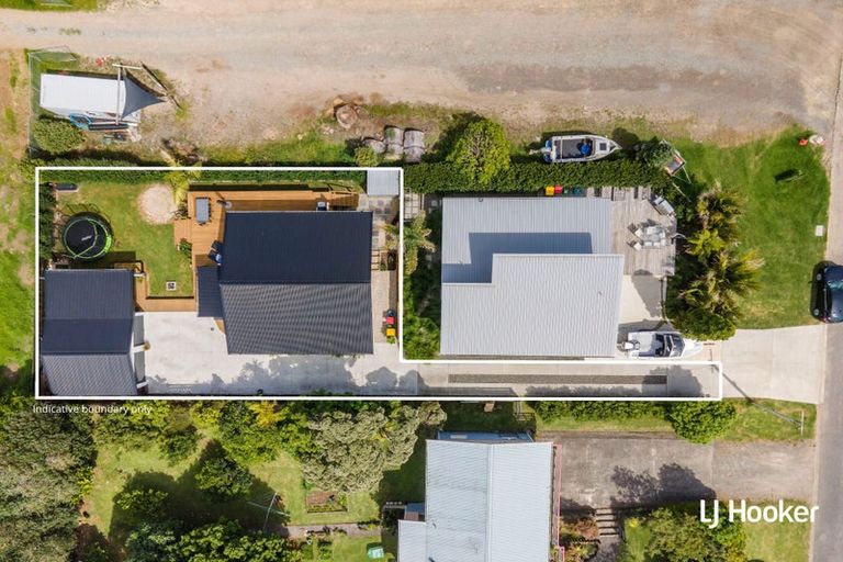 Photo of property in 68 The Crescent, Waihi Beach, 3611