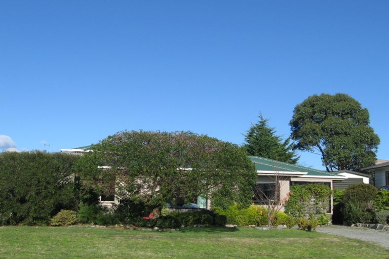 Photo of property in 28 Langdale Avenue, Paraparaumu, 5032