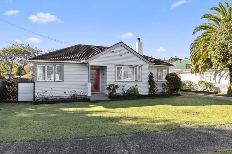 Photo of property in 16 Gibbs Crescent, Wainuiomata, Lower Hutt, 5014