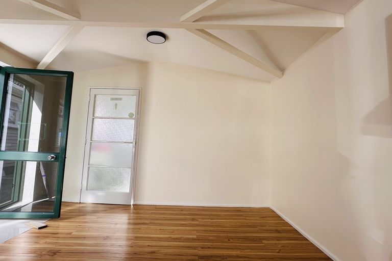 Photo of property in 2/2 Kelvin Road, Papakura, 2110