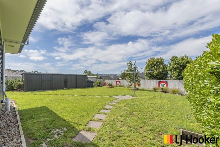 Photo of property in 3 Drumkeen Place, Rosehill, Papakura, 2113
