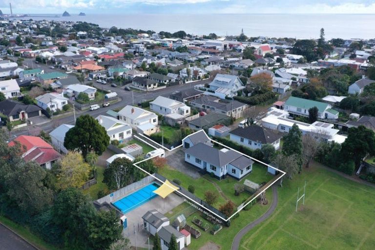 Photo of property in 25a Paynters Avenue, Strandon, New Plymouth, 4312