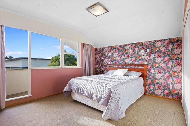 Photo of property in 8 Nimmo Avenue, Waikanae, 5036