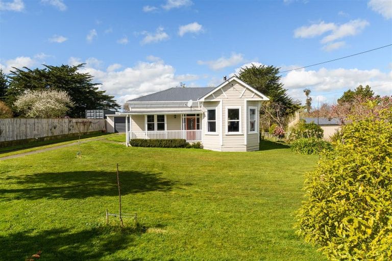 Photo of property in 8 Ngareta Street, Marton, 4710