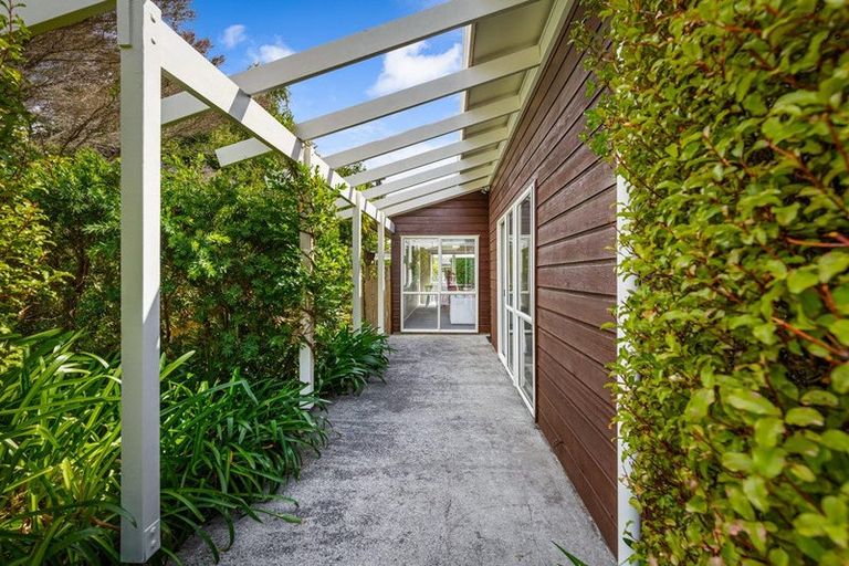 Photo of property in 3 Meynell Court, Glen Eden, Auckland, 0602