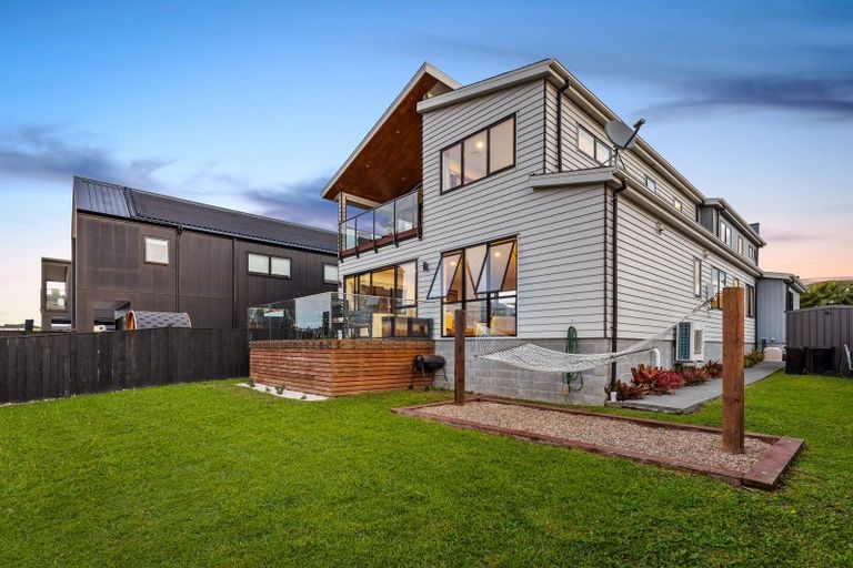 Photo of property in 28 Tai Crescent, Hobsonville, Auckland, 0616