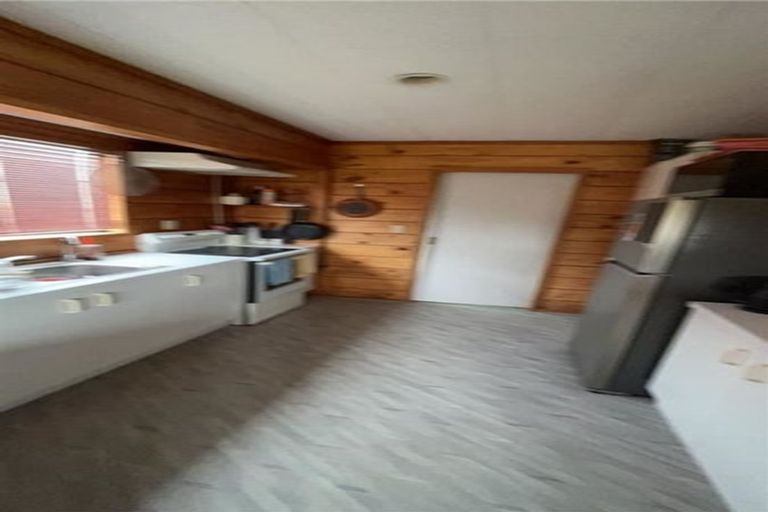 Photo of property in 36 Meadowvale Rise, Titirangi, Auckland, 0604