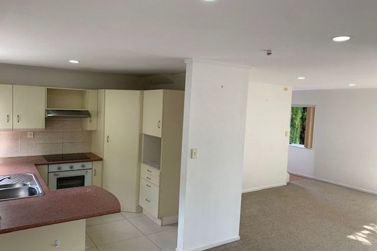 Photo of property in 1/18 Peach Road, Glenfield, Auckland, 0629