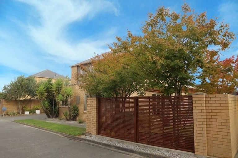 Photo of property in 2 Fieldstone Lane, Spreydon, Christchurch, 8024