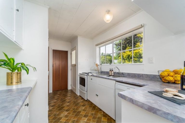 Photo of property in 14 Papawai Road, Greytown, 5712