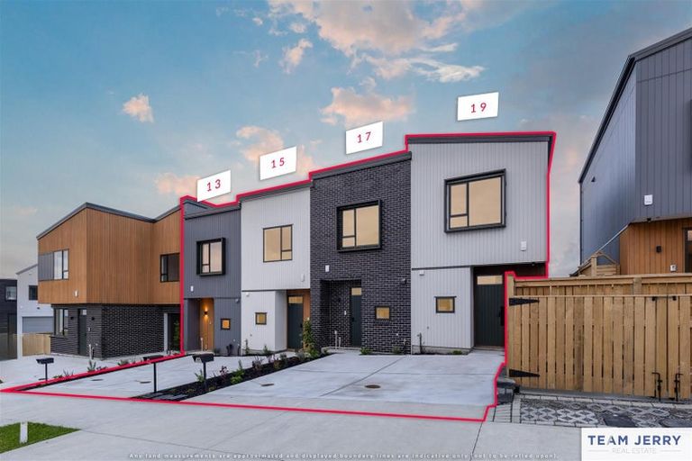 Photo of property in 13 Kuaha Road, Massey, Auckland, 0614