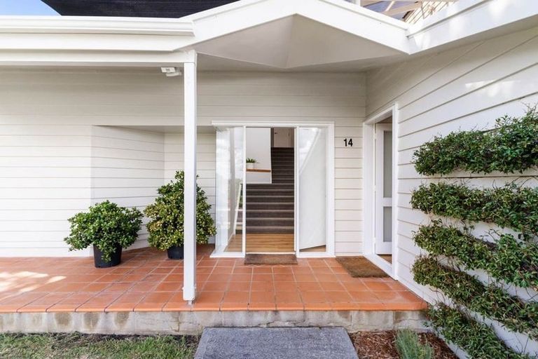 Photo of property in 14 Norman Road, Hauraki, Auckland, 0622