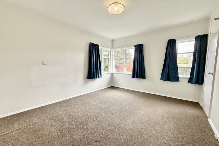 Photo of property in 11 Seddon Street, Naenae, Lower Hutt, 5011