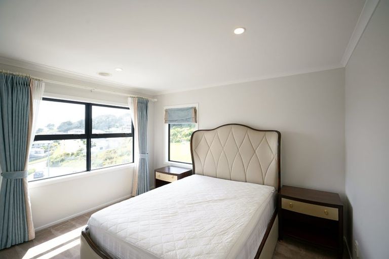 Photo of property in 18 Prestbury Grove, Churton Park, Wellington, 6037
