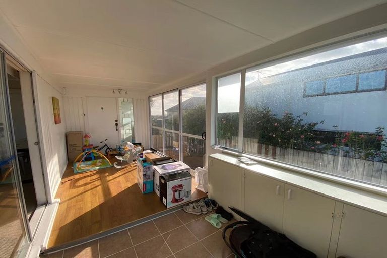 Photo of property in 96 Pupuke Road, Hillcrest, Auckland, 0627