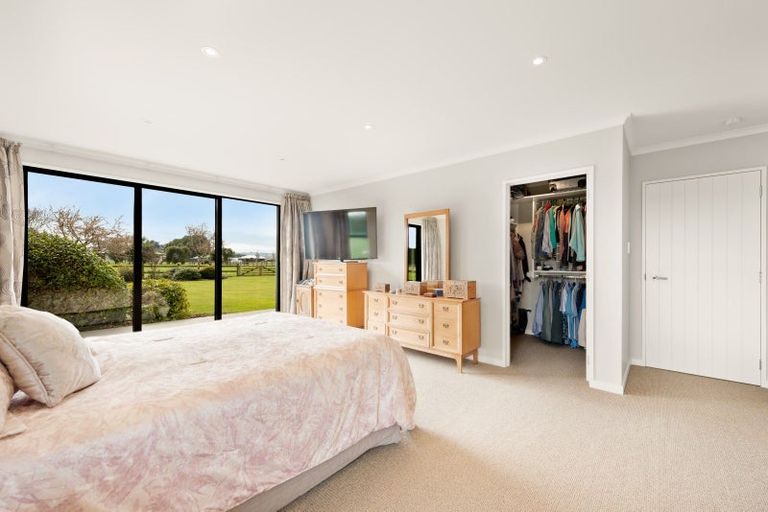 Photo of property in 24 Mckinnon Road, Edendale, Wyndham, 9893