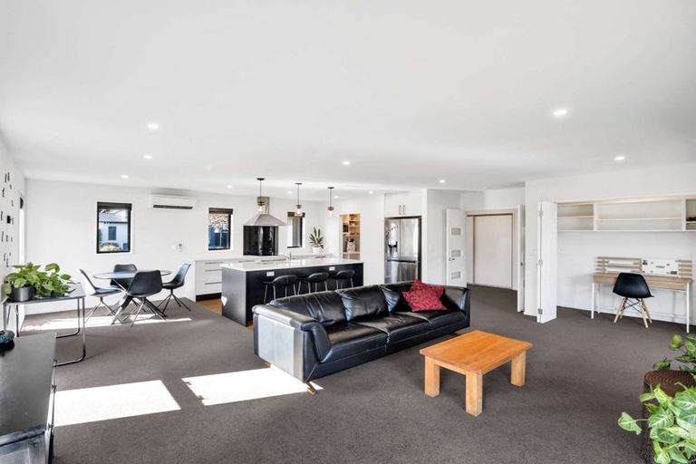 Photo of property in 10 Kohunga Crescent, Bottle Lake, Christchurch, 8083