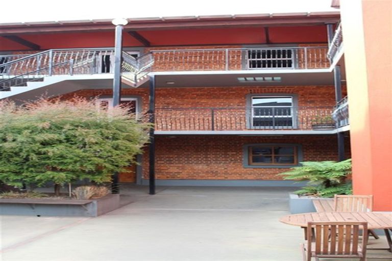Photo of property in 3/2 Manor Place, Dunedin Central, Dunedin, 9016