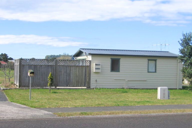 Photo of property in 112 Park Avenue, Whangamata, 3620
