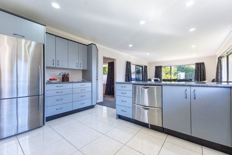 Photo of property in 33 Consort Close, Paraparaumu Beach, Paraparaumu, 5032