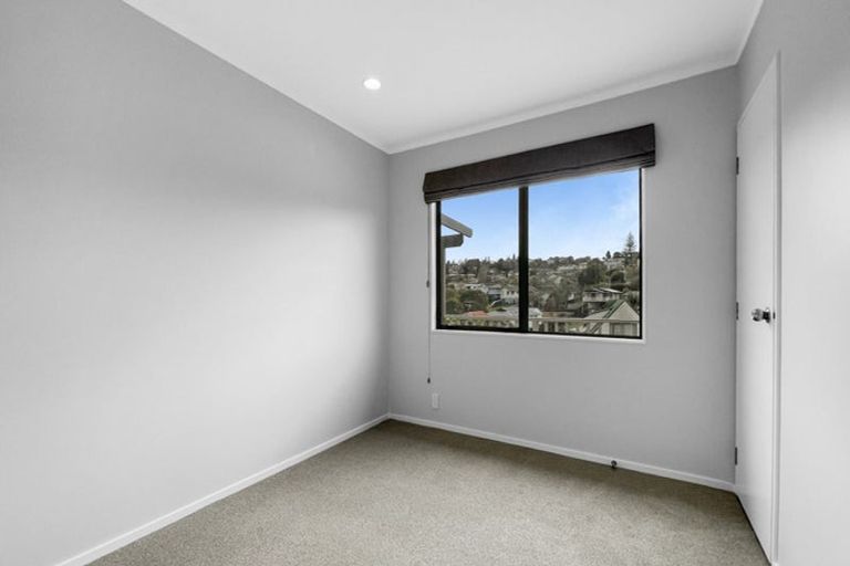 Photo of property in 60 Zefiro Drive, Massey, Auckland, 0614