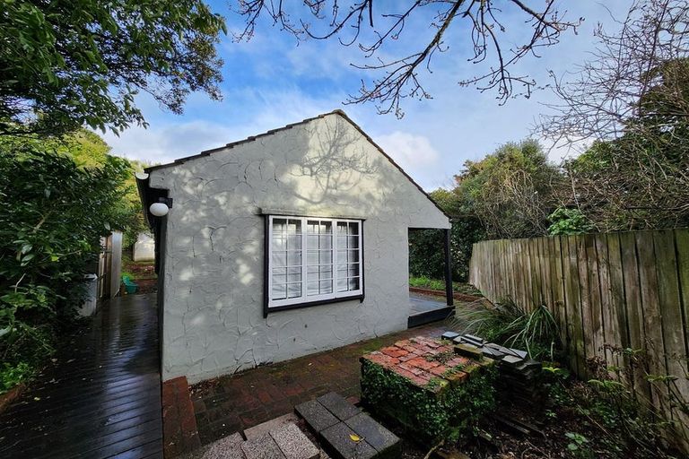 Photo of property in 19 Torwood Road, Khandallah, Wellington, 6035